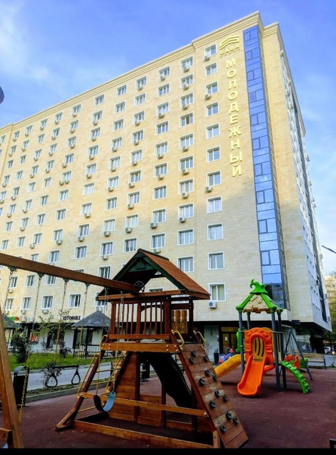 Apartamenty V Centre, V Novom Dome Almaty Bagian luar foto